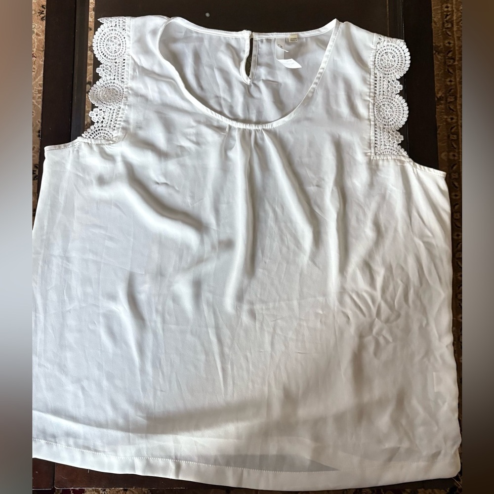NY Collection Ivory Sleeveless Top with Lace